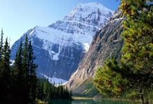 中国小将杨如意首登自由式滑雪世界杯领奖台.